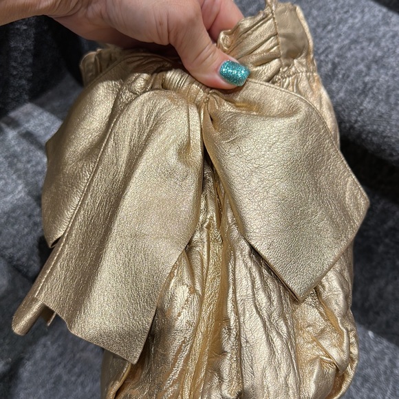 Prada gold leather bag with side bows! - Picture 4 of 17